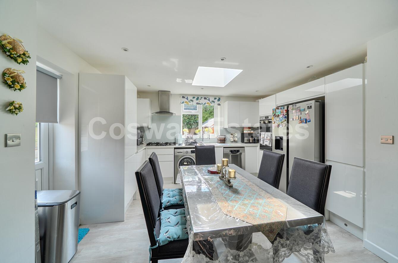 Rowlands Close, Mill Hill, NW7, London